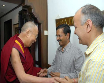 Kejriwal-Dalai-Lama__1633698272